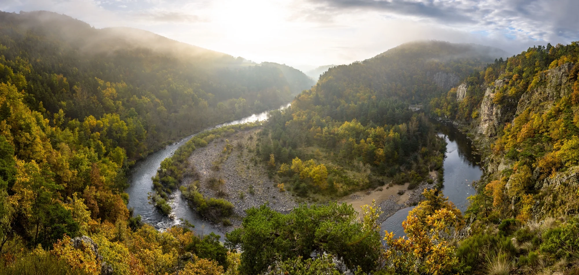 bannière Le GR®3, source et gorges de la Loire