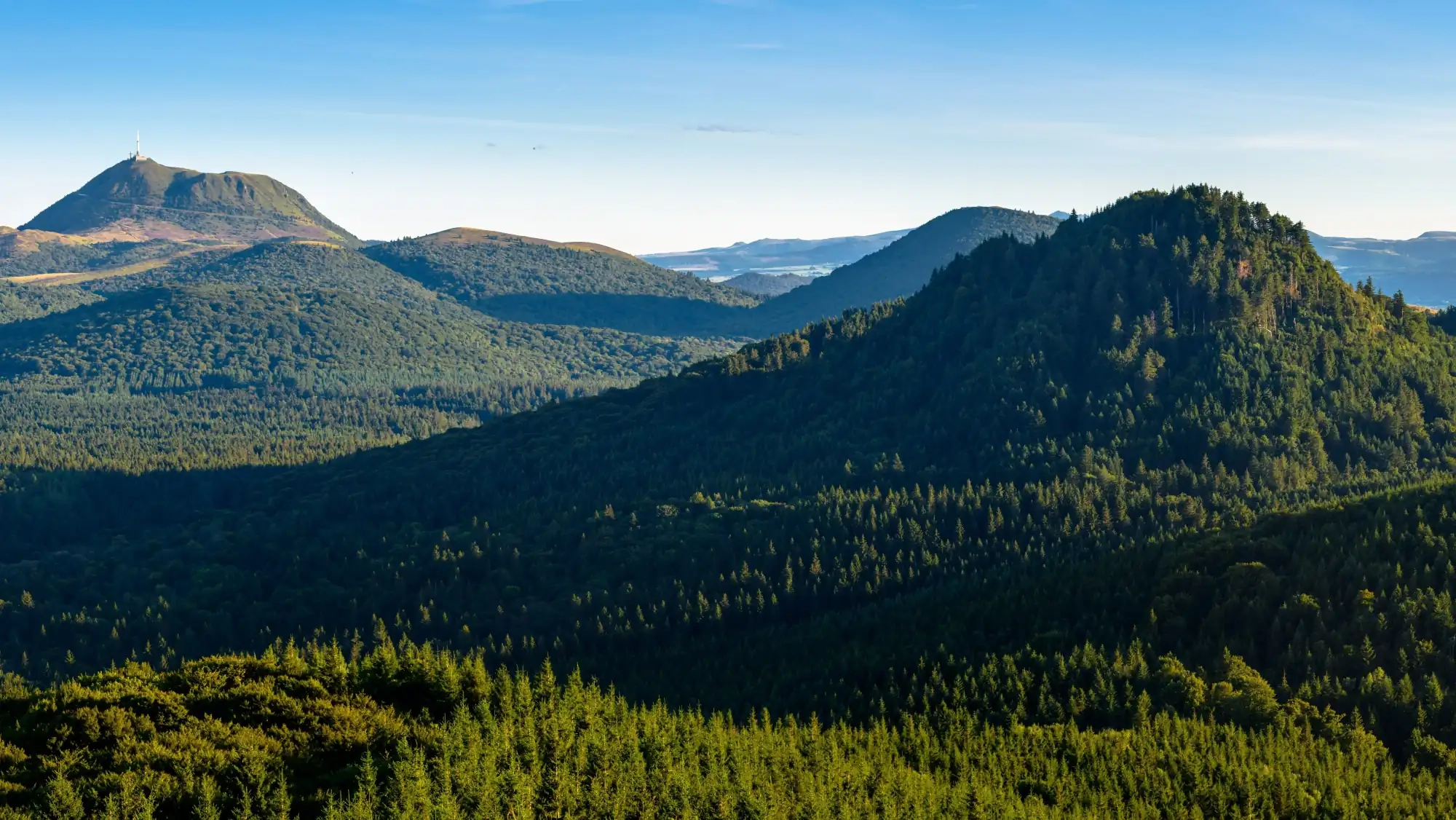 bannière The Auvergne Volcanoes and Lakes Trail